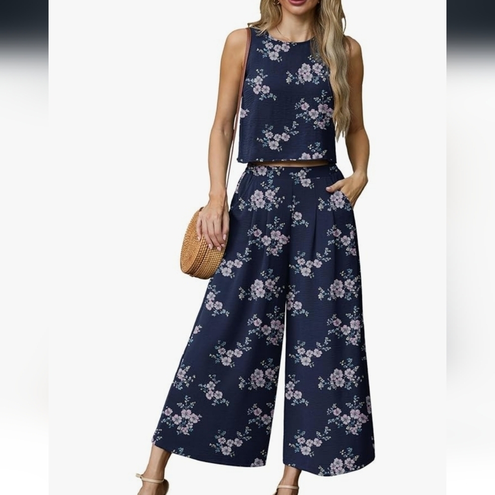 Floral Navy 2 Piece Crop Top/wide Leg Capri Outfit NEW